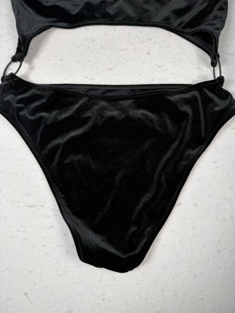 Kendall & Kylie Black Velvet Cabana Cut Out Ring One Piece Swimsuit Size Large - Picture 8 of 13